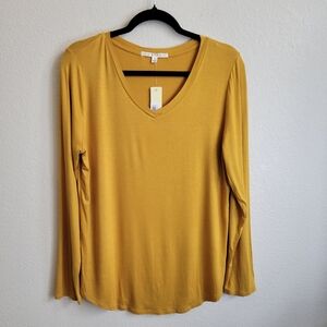 Cyrus NWT Mustard Long Sleeve V-Neck Top Rayon Blend Ladies Medium